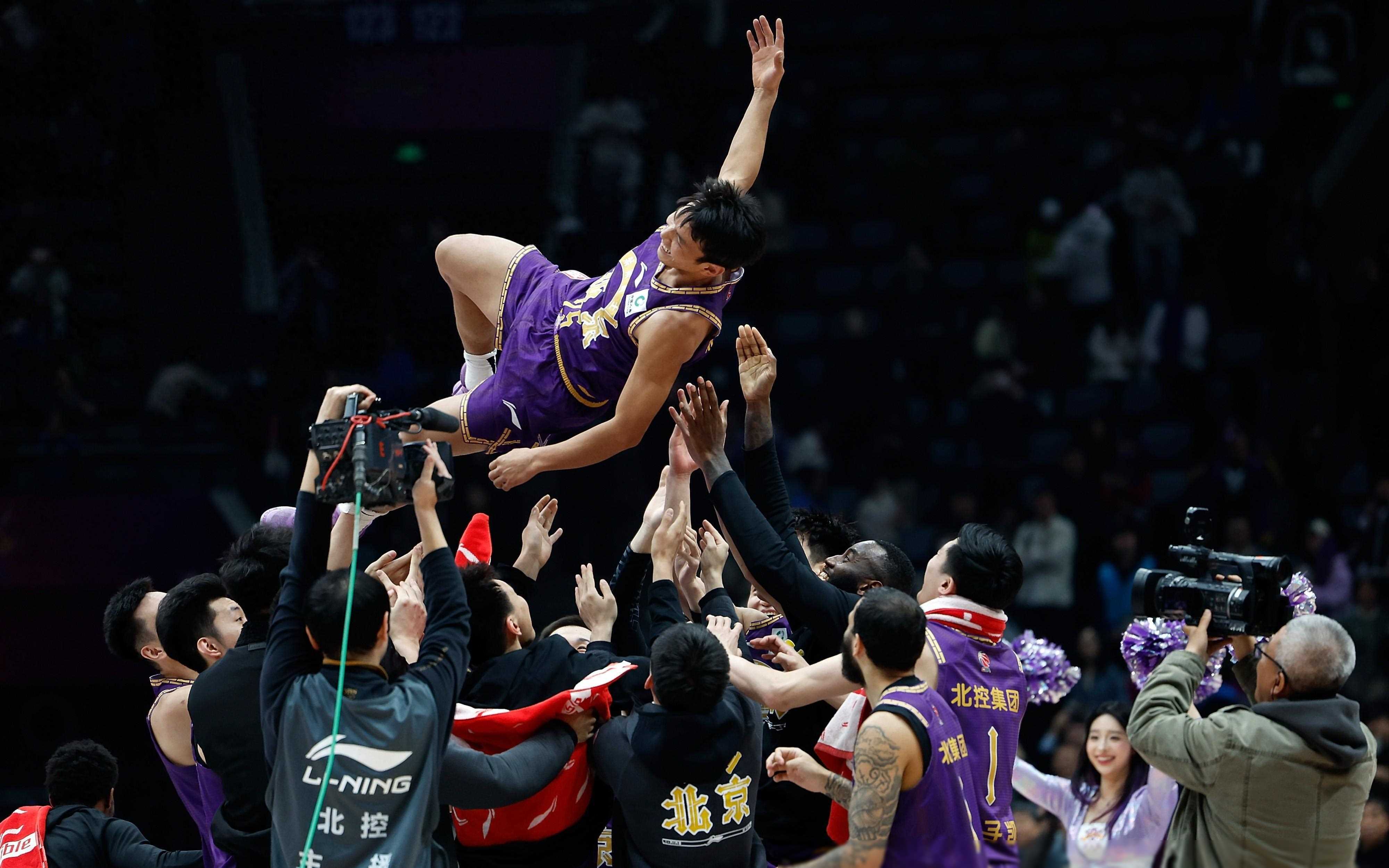 CBA决赛震撼开打,巅峰对决引爆全场 CBA决赛震撼开打,巅峰对决引爆全场