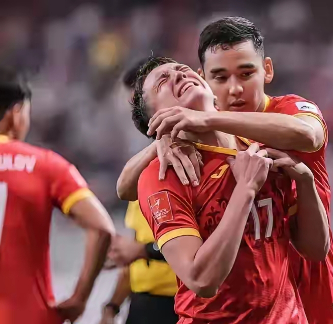 足球迎来宿敌之战，恩怨再续