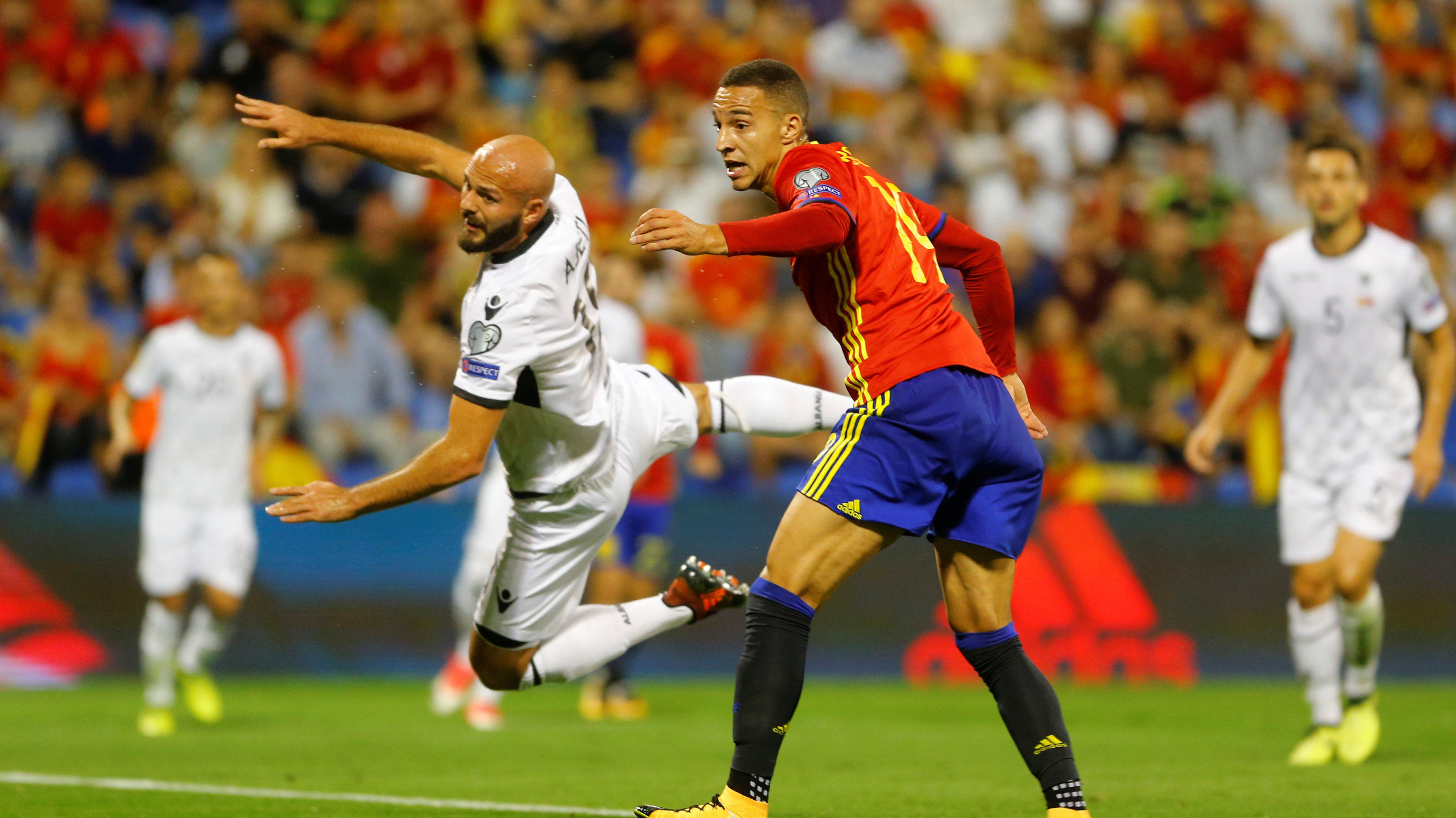 德国碾压瑞典，蒂亚戈关键制胜