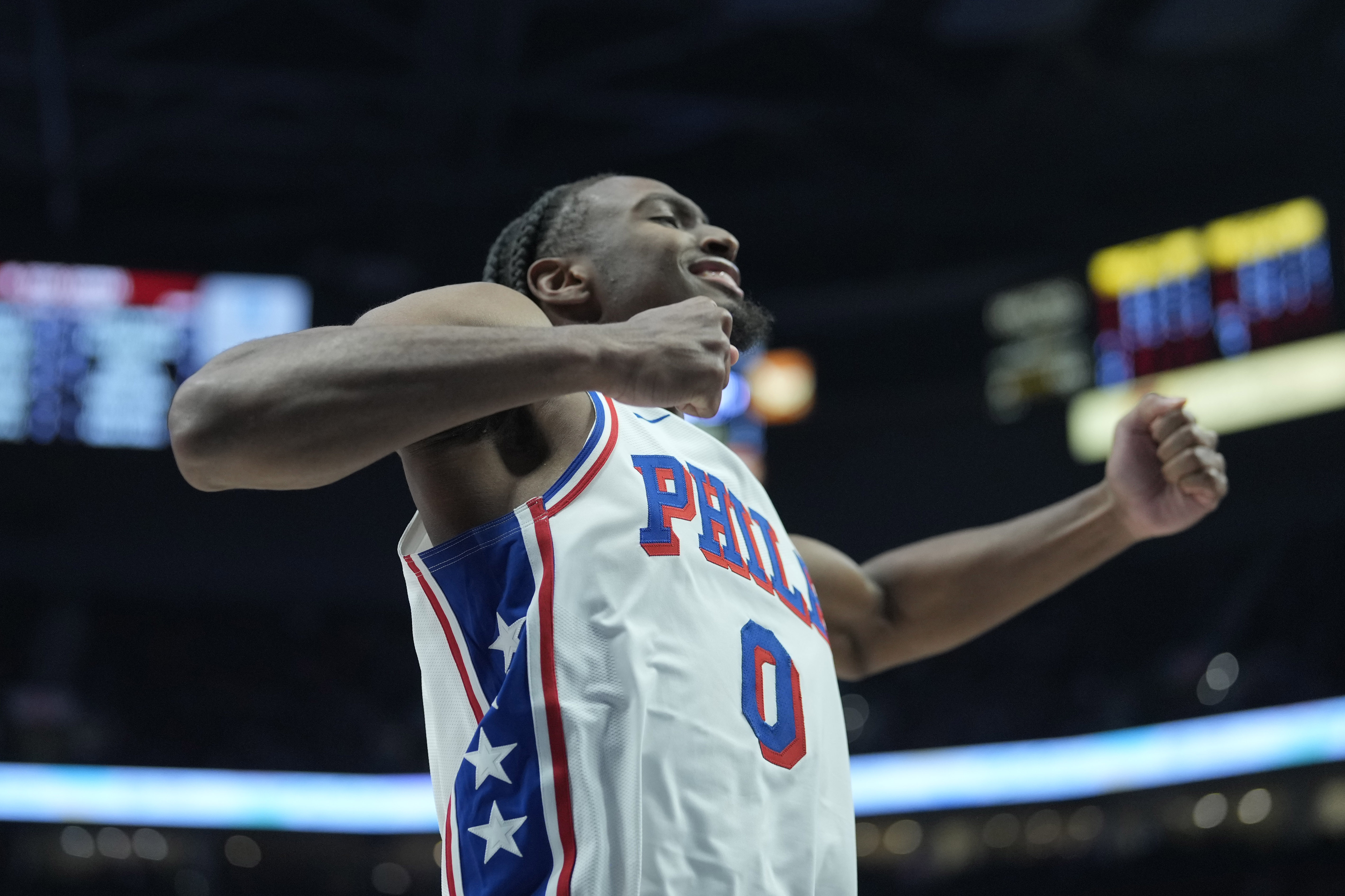 步行者横扫76人,西亚卡姆带队取胜 步行者横扫76人,西亚卡姆带队取胜