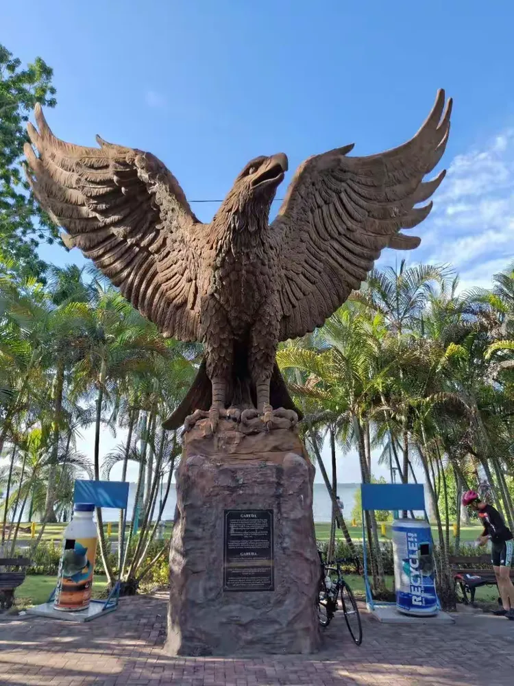 印尼队翻盘马来西亚队，安赛龙惊艳四座