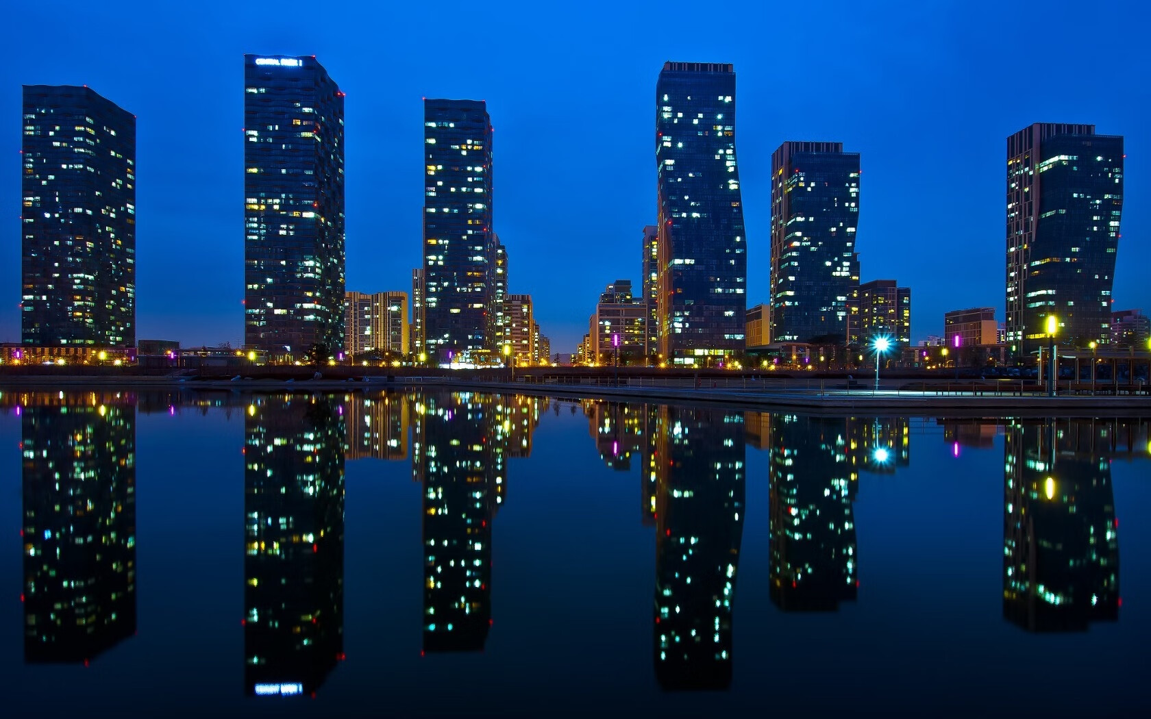 赛车的终局与篮球的起手式,当莫兰特在F1争冠之夜稳定输出不掉线