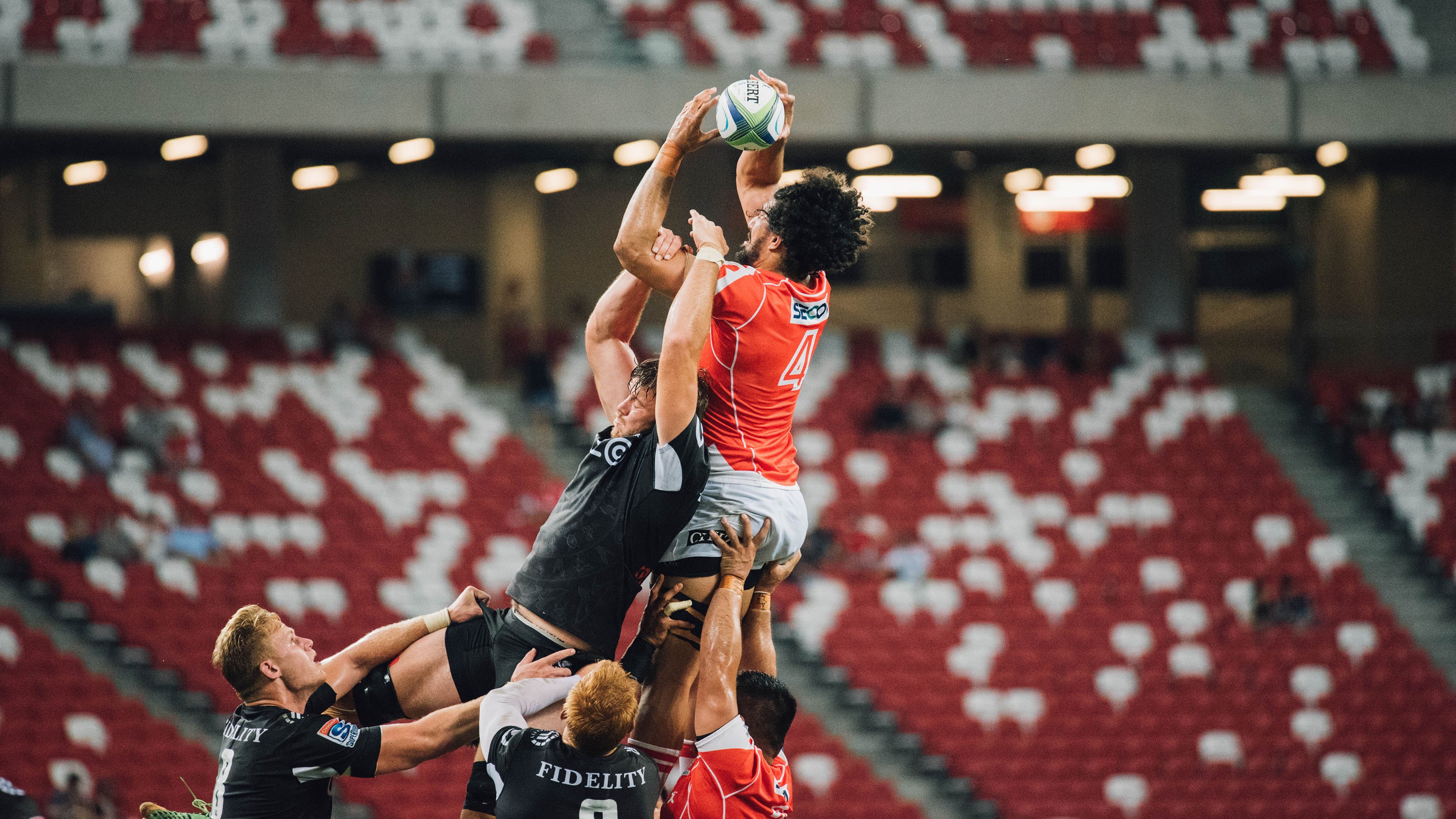 隔空降维打击，当深圳终结CBA连败，伦纳德已用防守绞杀活塞王朝余烬