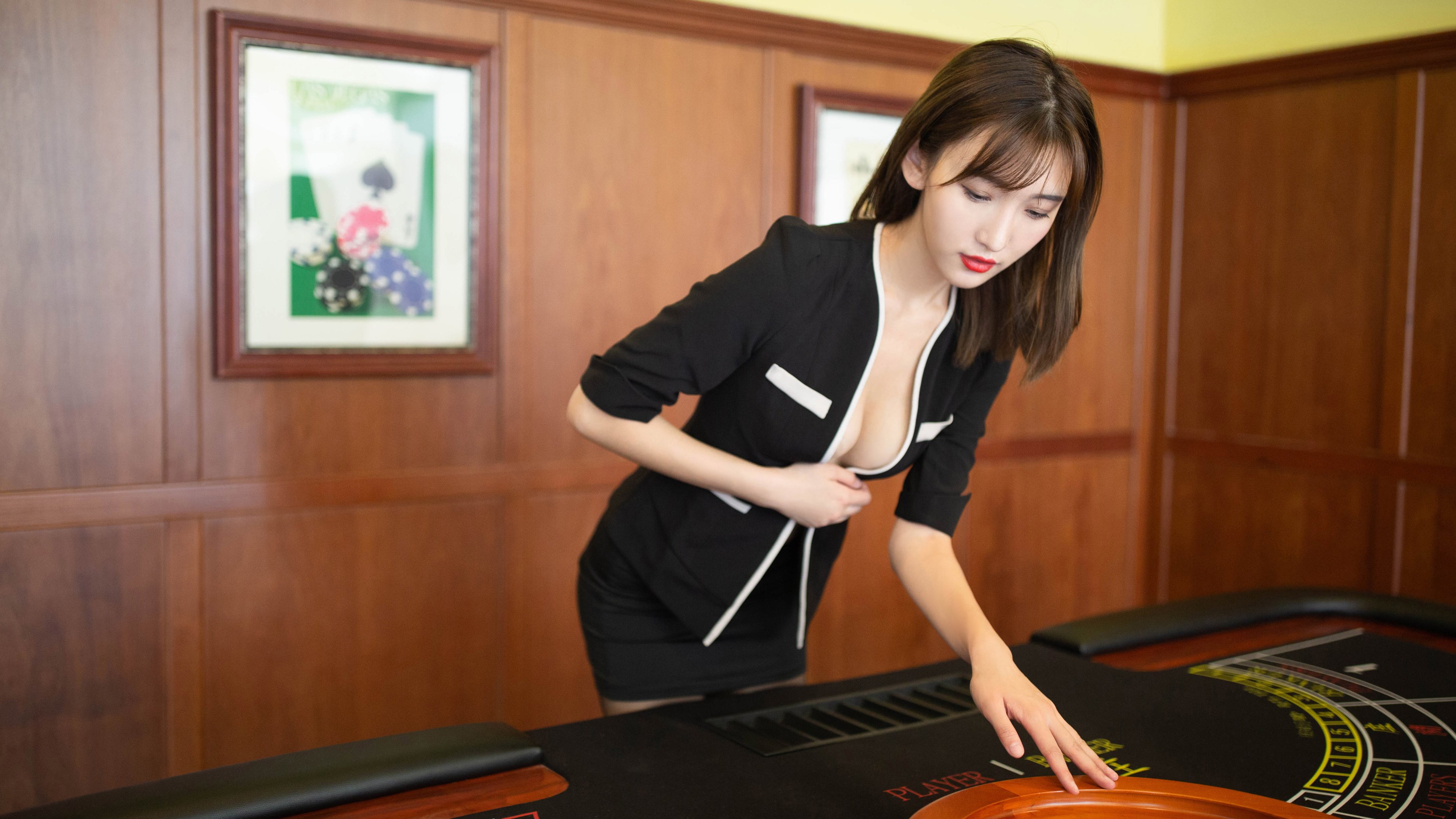 双线焦点，曼城阿森纳窒息缠斗，巴拉圭南美突围