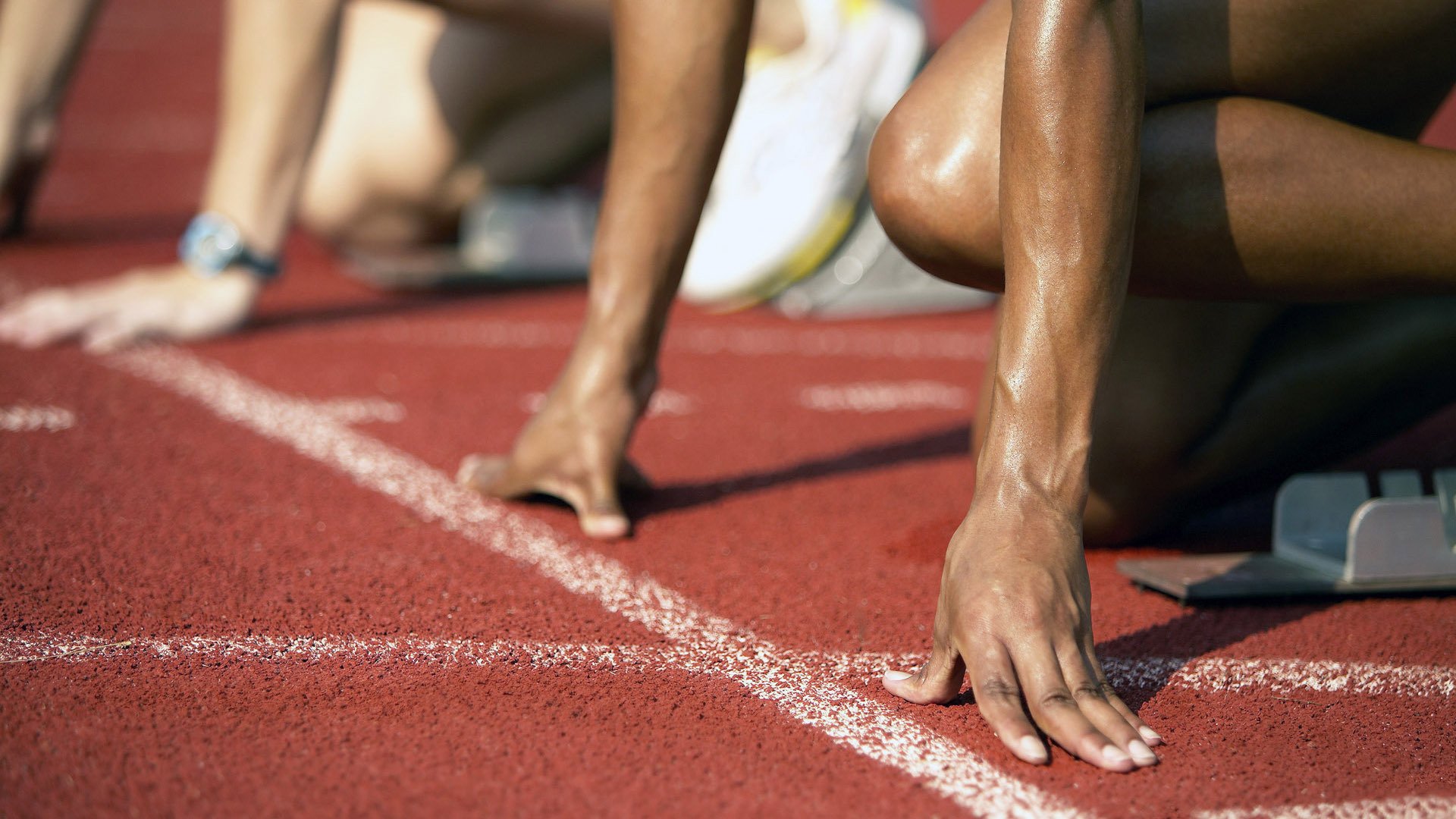 银箭啸夜，红牛王朝的完美剖白，马克斯·维斯塔潘与他的巴林独奏