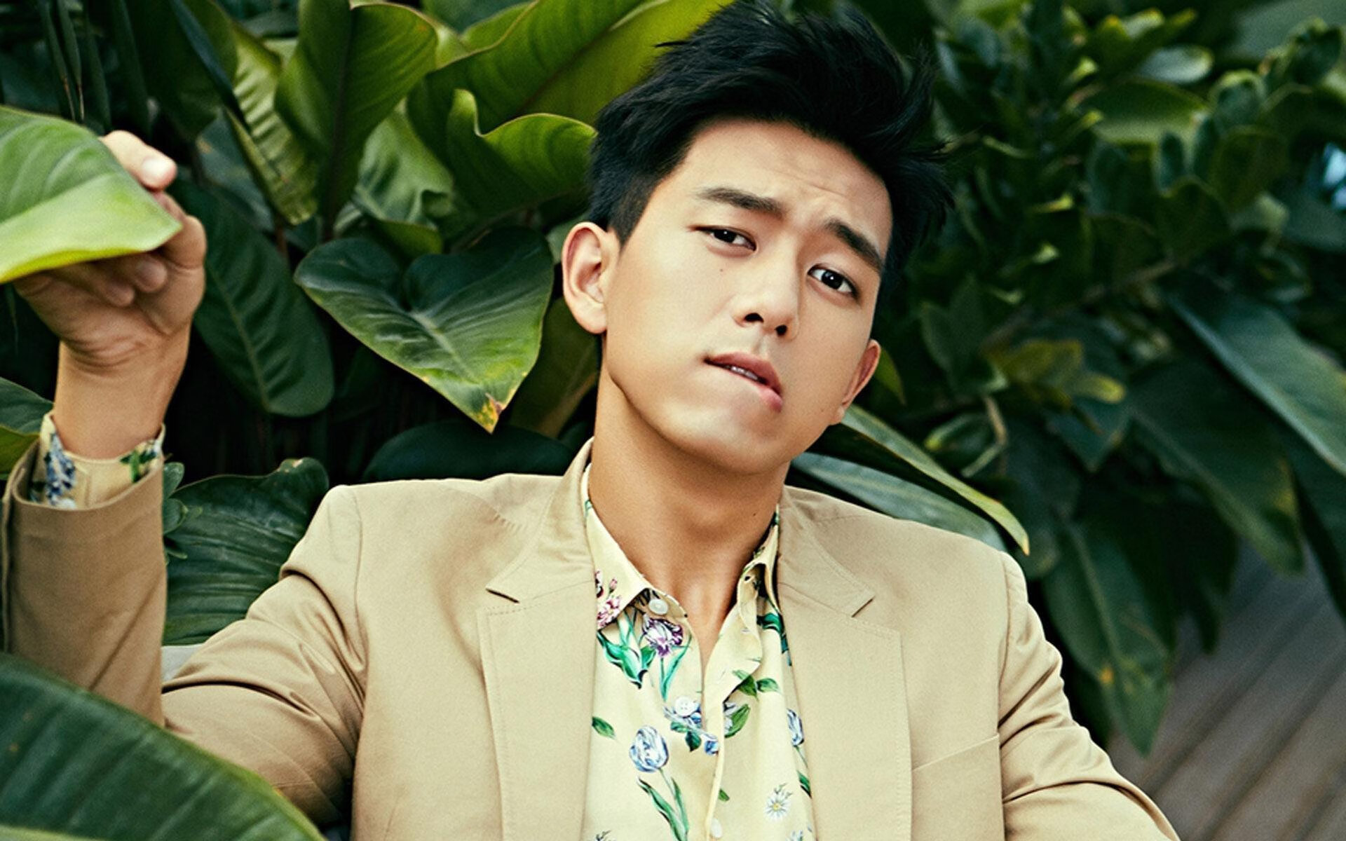 孤灯下的扑救与长传，奥纳纳如何用一双手，为全世界按下了转换键