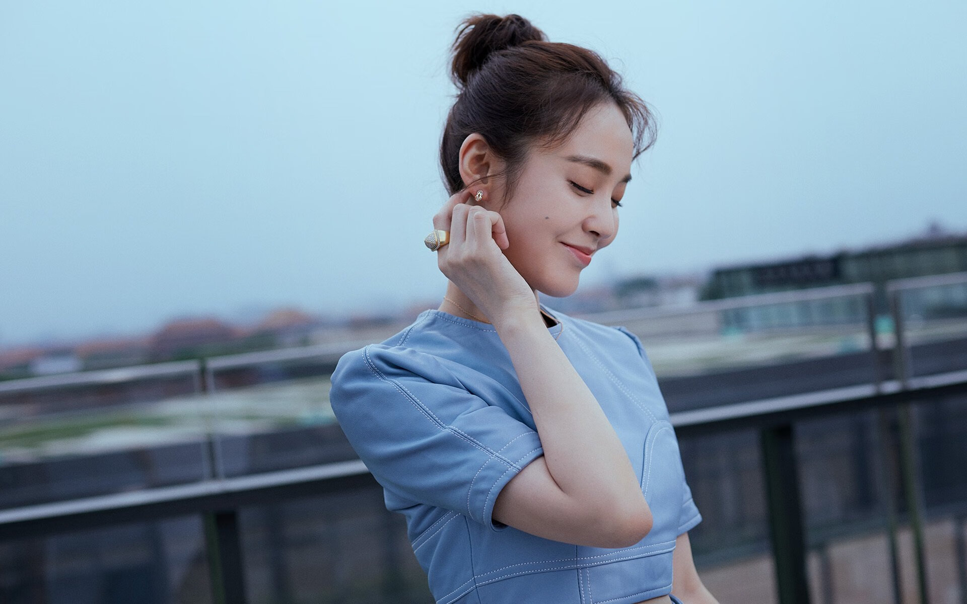 以下是为您拓展思维后构思的文章标题，以及由此生发的文章内容