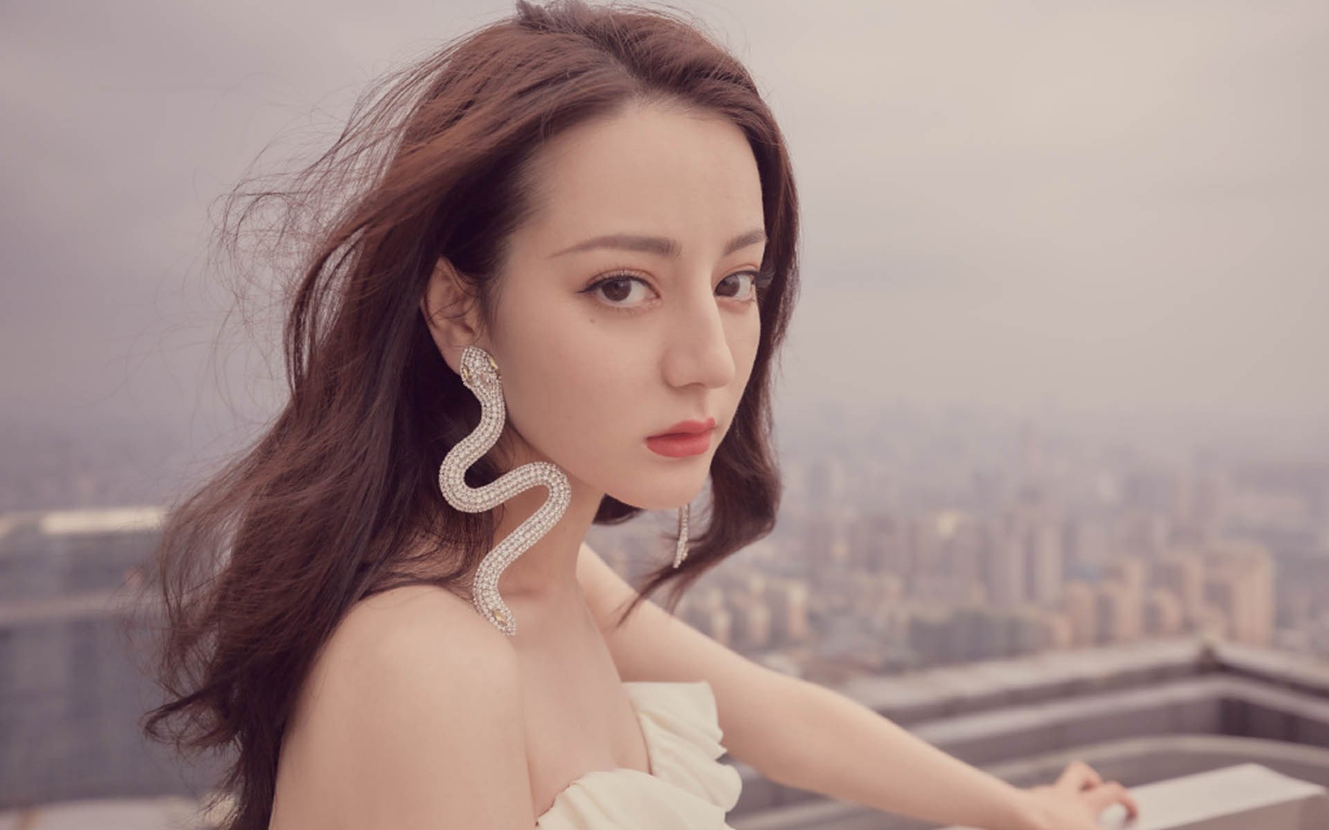 绝境中的一抹幽蓝，当乌兹别克斯坦的梦想，刺穿2026的波兰防线
